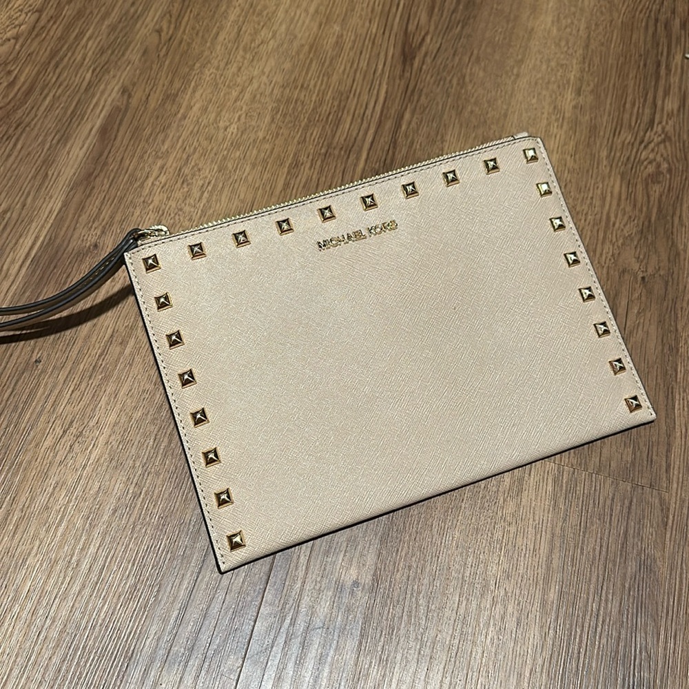 Michael Kors Jet Set Tan Wristlet